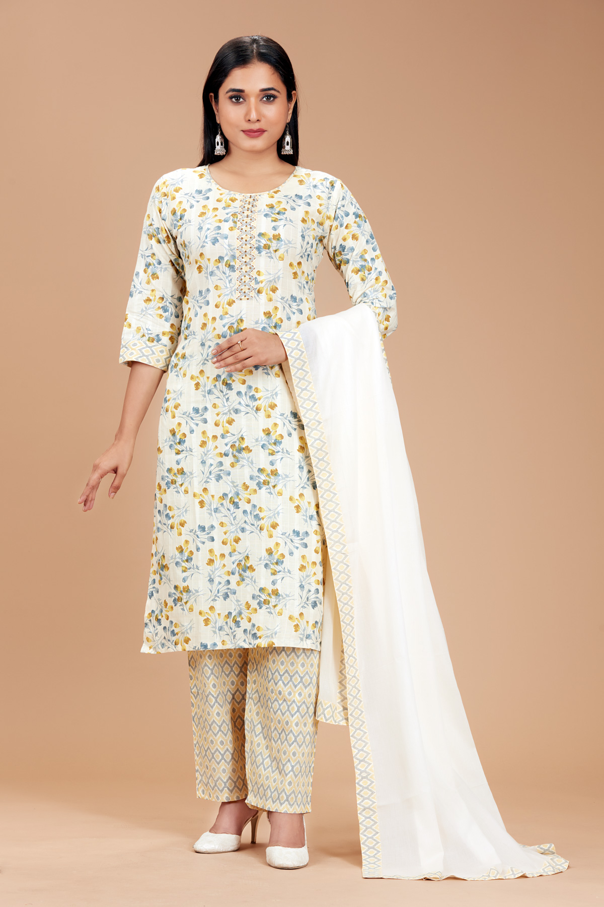 Cream 3 Piece Suit Set With Dupatta